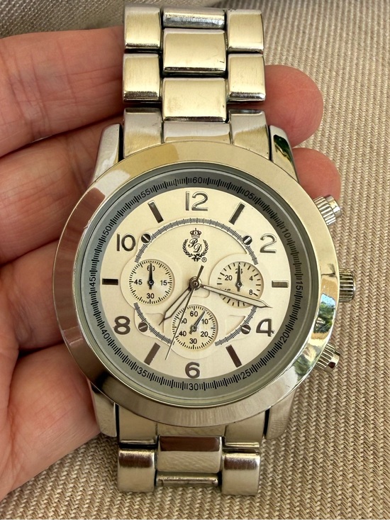 Premier Designs Accessories - EUC Premier Designs silvertone faux chronograph watch